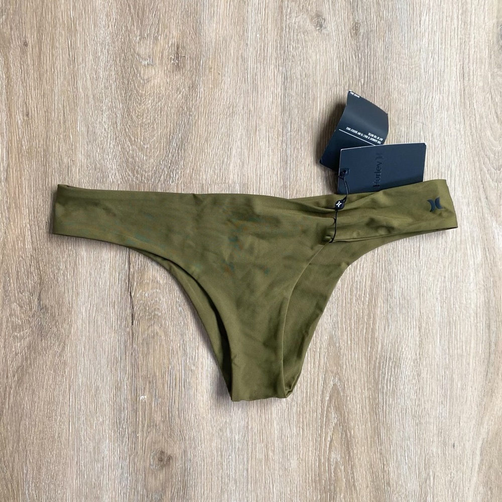 !NWT¡ Dark green never worn Hurley bathing suit bottom. Hurley logo on left hip.